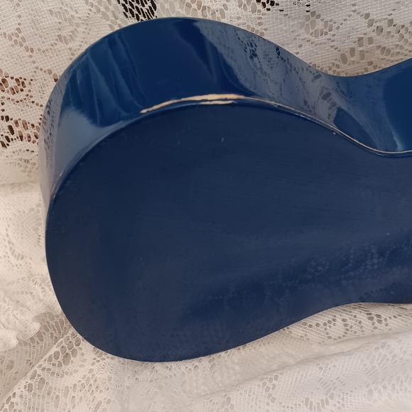MAHALO UKULELE NO. U-30BU BLUE WITH MATCHING BLUE CARRYING BAG - Picture 8 of 15